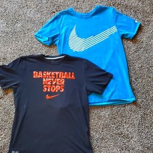 Bundle of 2 men's Nike tshirts